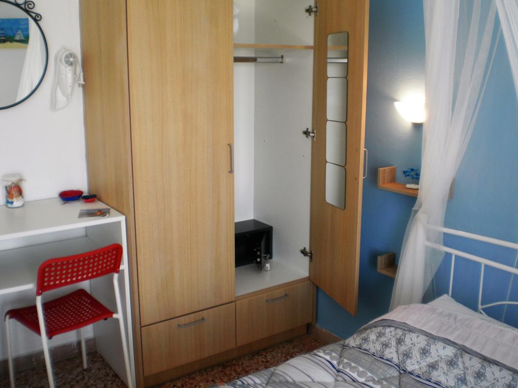 Sunrise Flora Apartment Agia Marina  Exterior photo