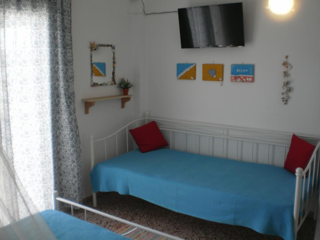 Sunrise Flora Apartment Agia Marina  Exterior photo