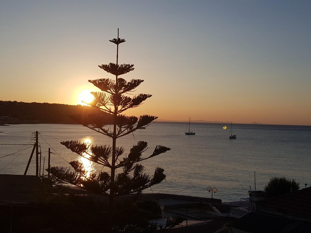 Sunrise Flora Apartment Agia Marina  Exterior photo